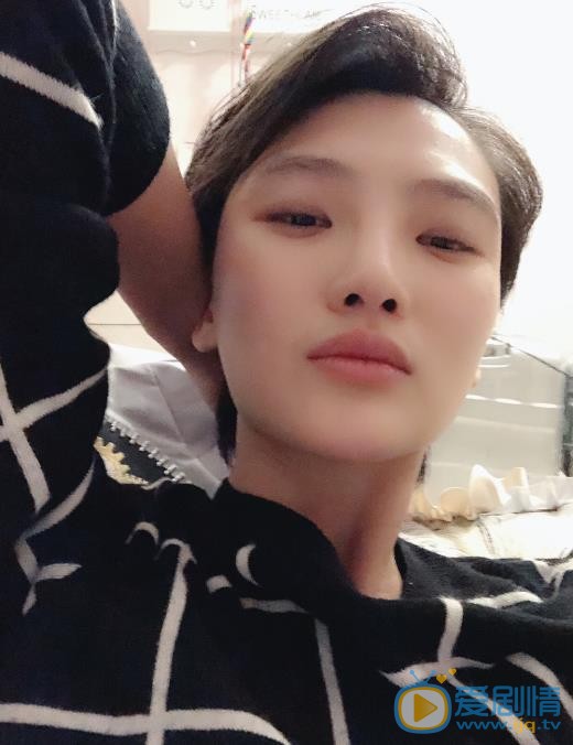 王曼玉素颜自拍照 王曼玉高清写真_王曼玉高清剧照