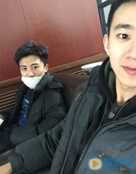 刘锐与人合照 刘锐高清写真_刘锐高清剧照