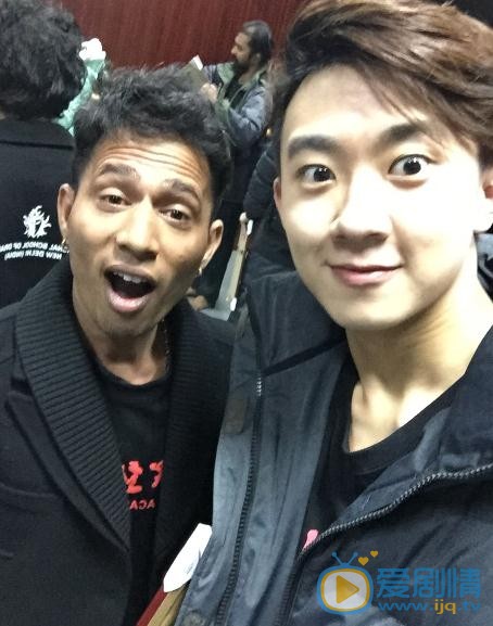 刘锐与人合照 刘锐高清写真_刘锐高清剧照