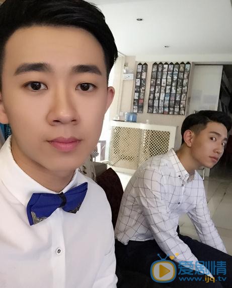 刘锐与人合照 刘锐高清写真_刘锐高清剧照
