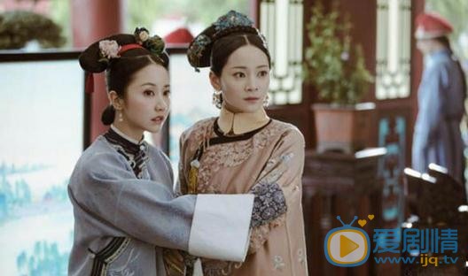 延禧攻略纯妃和皇后的真实关系是什么？纯妃一直帮助皇后有什么目的?