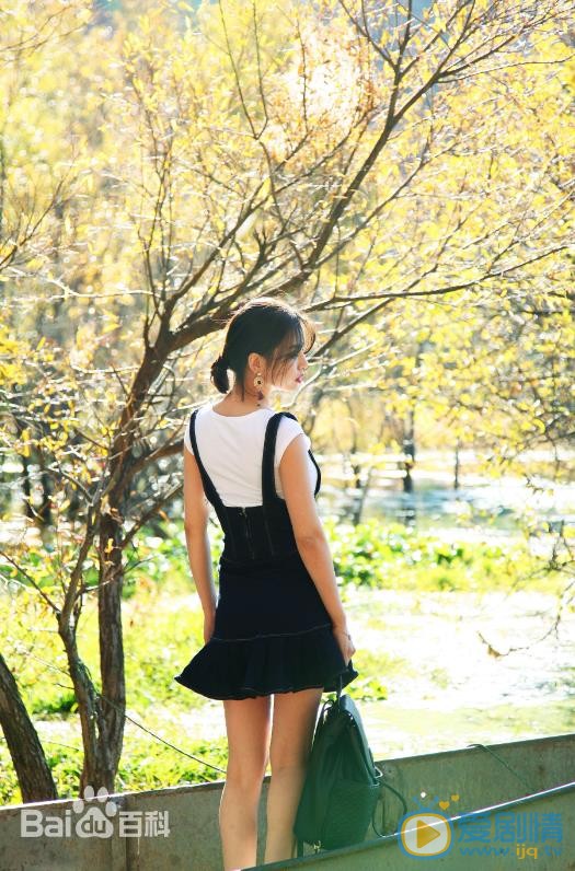 王若伊夏日街拍 王若伊高清写真_王若伊高清剧照