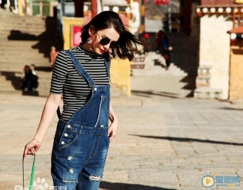 王若伊夏日街拍 王若伊高清写真_王若伊高清剧照