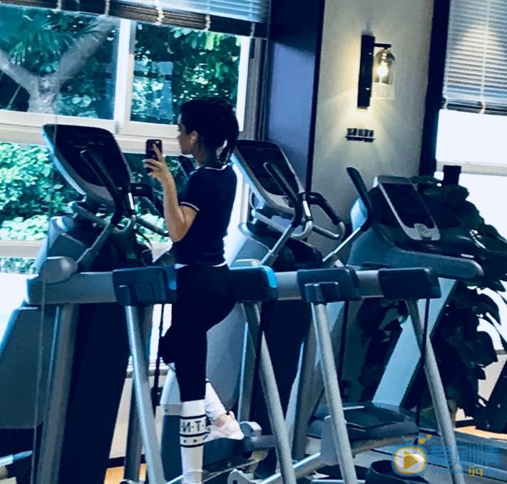 王若伊运动健身照 王若伊高清写真_王若伊高清剧照