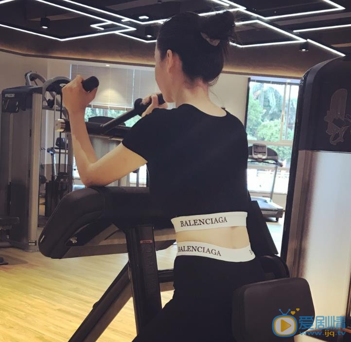 王若伊运动健身照 王若伊高清写真_王若伊高清剧照