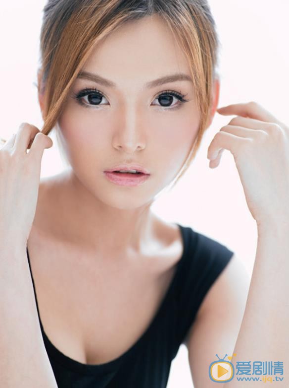 王若伊早期青涩照 王若伊高清写真_王若伊高清剧照