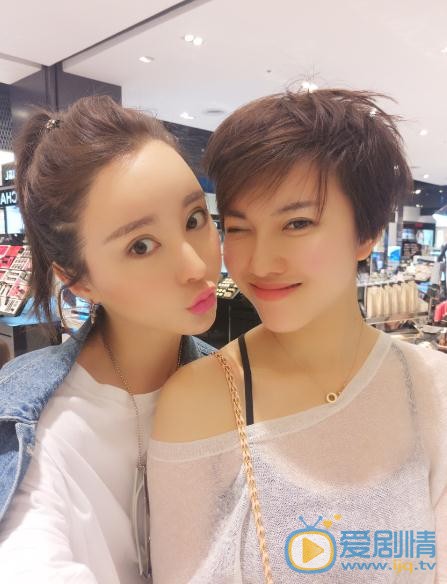 孙雅与人合照 孙雅高清写真_孙雅高清剧照