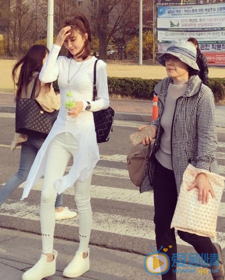 孙雅街拍写真 孙雅高清写真_孙雅高清剧照