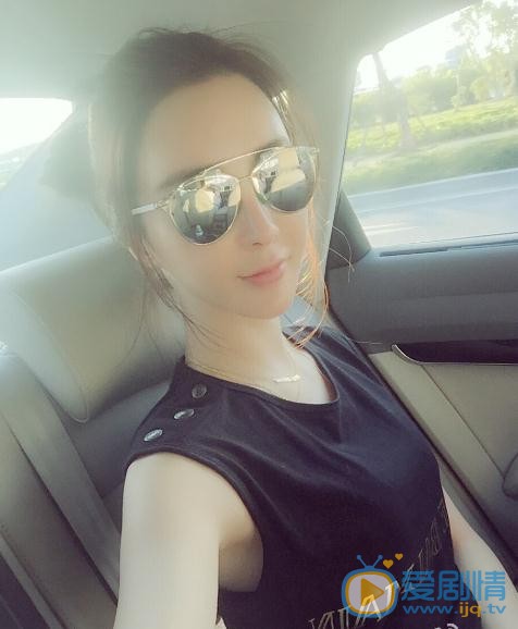 孙雅与人合照 孙雅高清写真_孙雅高清剧照