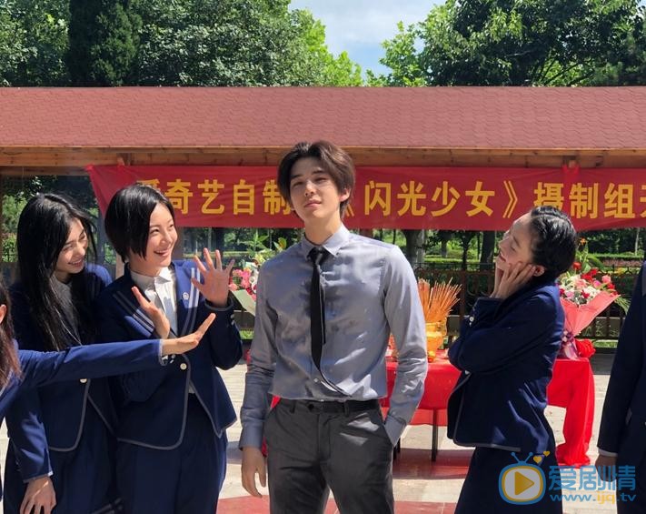 王安宇《闪光少女》剧照 王安宇高清写真_王安宇高清剧照