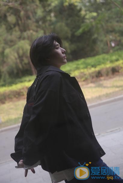 王安宇怀旧写真 王安宇高清写真_王安宇高清剧照
