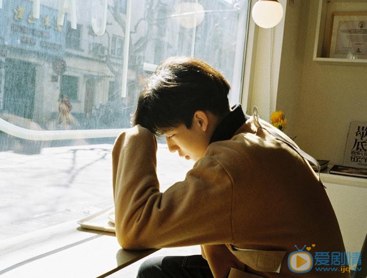 王安宇街拍写真 王安宇高清写真_王安宇高清剧照