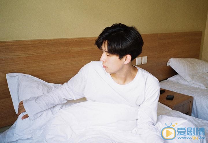 王安宇白色写真 王安宇高清写真_王安宇高清剧照