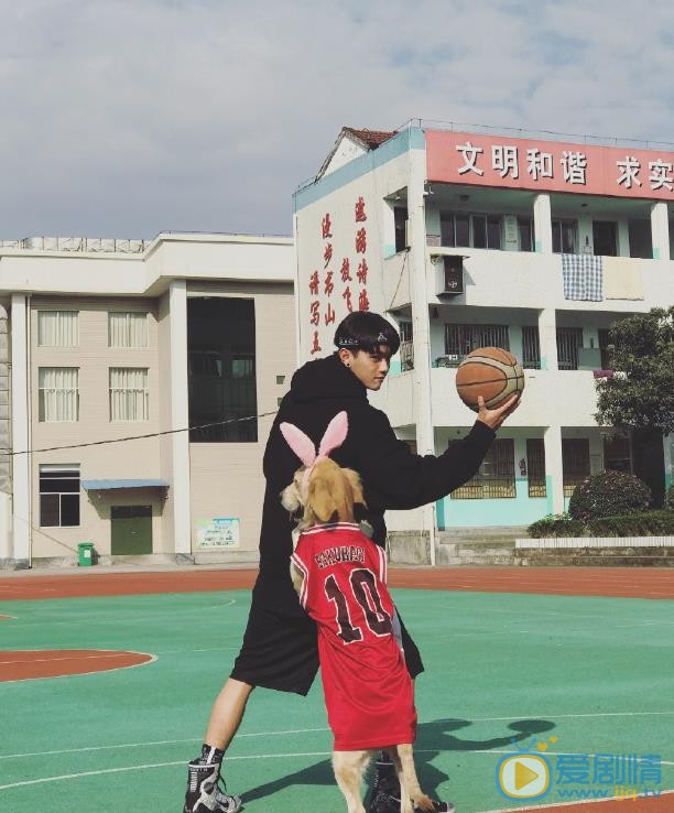 许凯运动健身照 许凯高清写真_许凯高清剧照