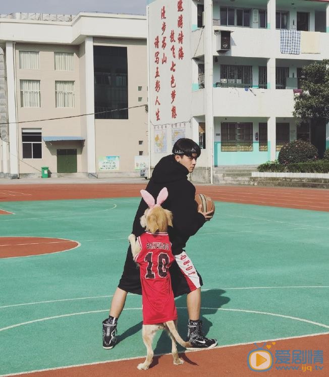 许凯运动健身照 许凯高清写真_许凯高清剧照