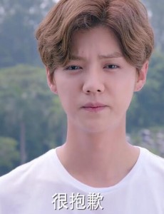 甜蜜暴击纪刚是什么人？纪刚和明天是什么关系？明天为什么去祭拜纪刚？