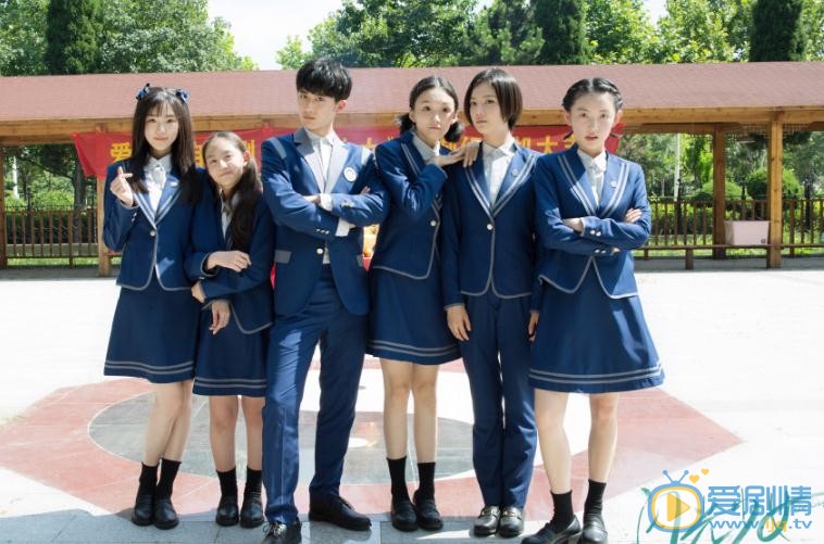王馨悦《闪光少女》开机照 王馨悦高清写真_王馨悦高清剧照