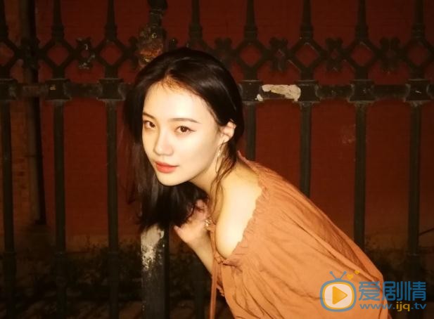 王馨悦夜色写真 王馨悦高清写真_王馨悦高清剧照