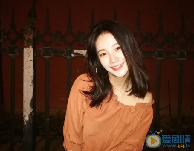 王馨悦夜色写真 王馨悦高清写真_王馨悦高清剧照