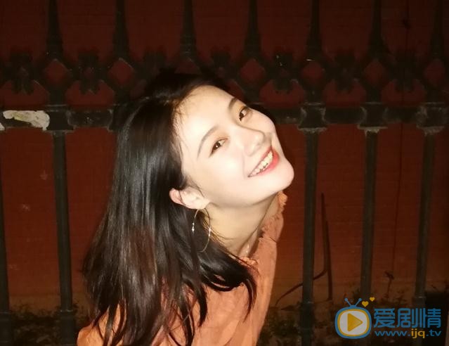 王馨悦夜色写真 王馨悦高清写真_王馨悦高清剧照