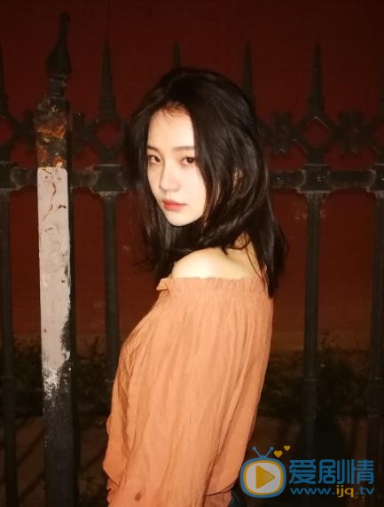王馨悦夜色写真 王馨悦高清写真_王馨悦高清剧照