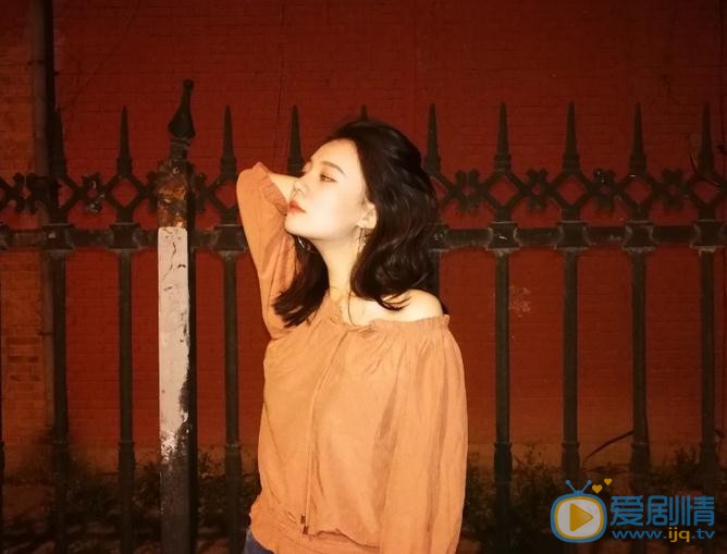 王馨悦夜色写真 王馨悦高清写真_王馨悦高清剧照