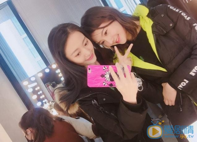 王馨悦与人合照 王馨悦高清写真_王馨悦高清剧照
