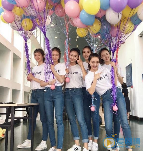 王馨悦与人合照 王馨悦高清写真_王馨悦高清剧照