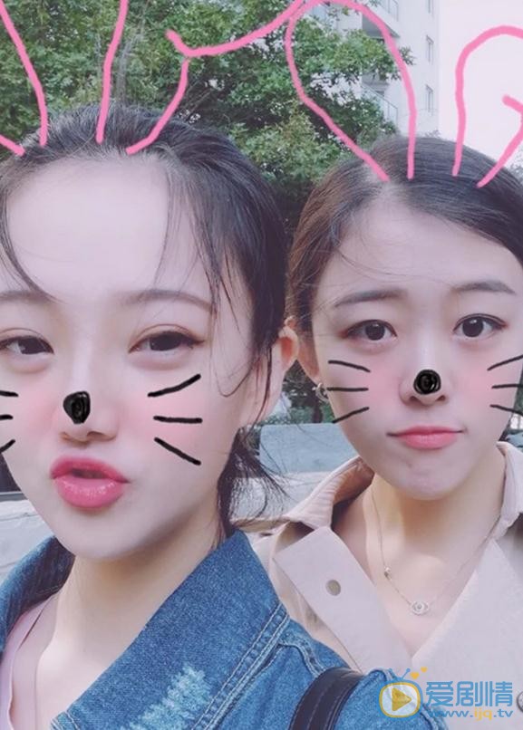 王馨悦与人合照 王馨悦高清写真_王馨悦高清剧照