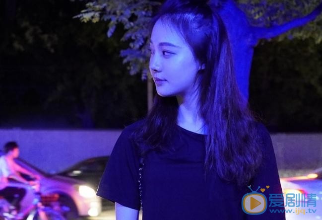 王馨悦夜色写真 王馨悦高清写真_王馨悦高清剧照
