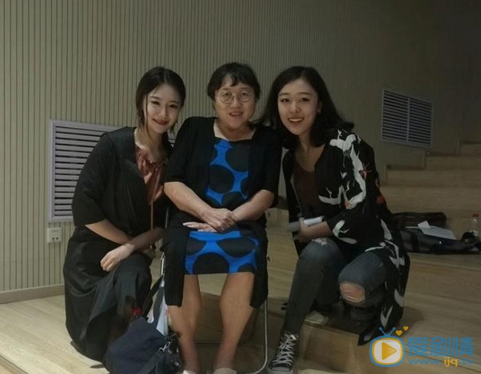 王馨悦与人合照 王馨悦高清写真_王馨悦高清剧照