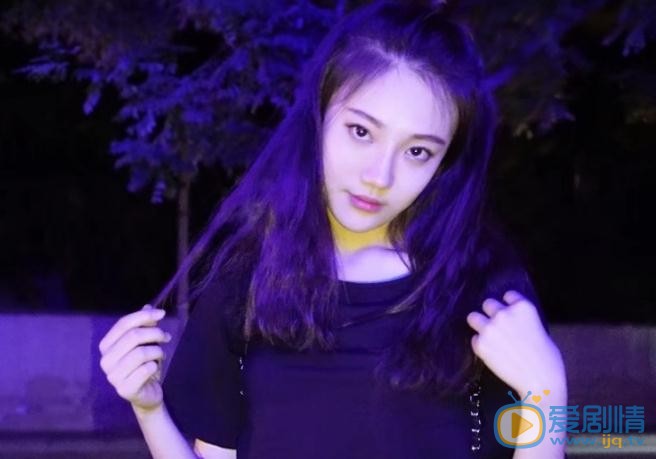 王馨悦夜色写真 王馨悦高清写真_王馨悦高清剧照