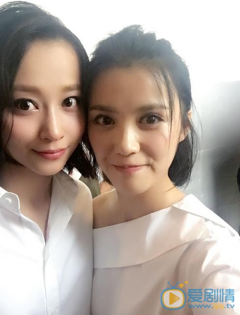 蒋蕊泽与人合照 蒋蕊泽高清写真_蒋蕊泽高清剧照
