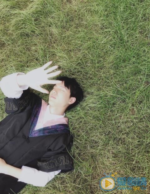吕昀峰毕业照 吕昀峰高清写真_吕昀峰高清剧照