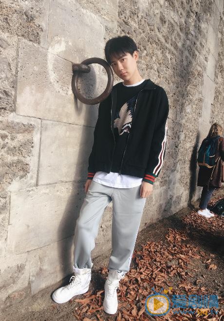 吕昀峰旅游照 吕昀峰高清写真_吕昀峰高清剧照