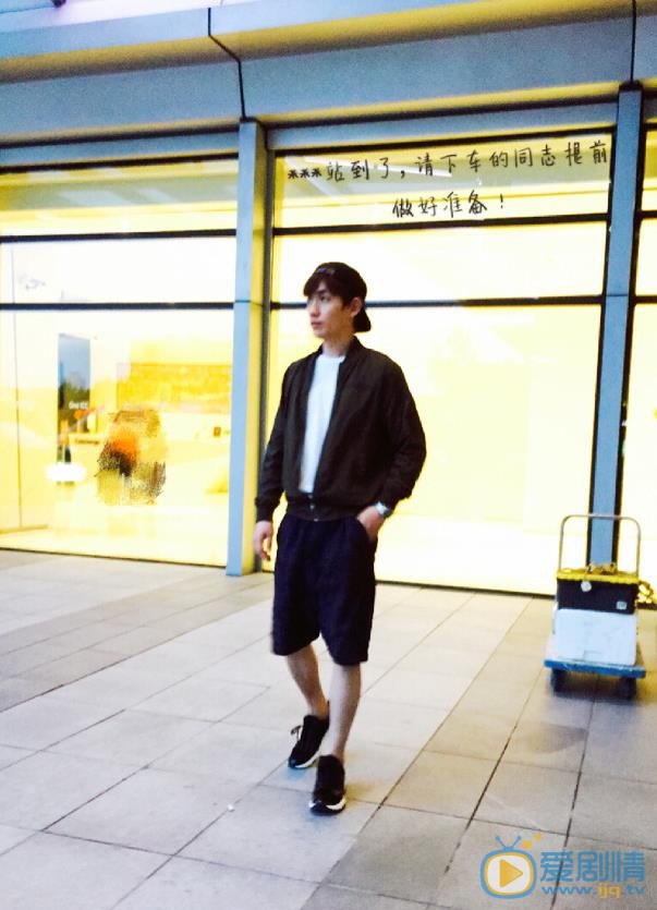 朱一龙街拍写真 朱一龙高清写真_朱一龙高清剧照