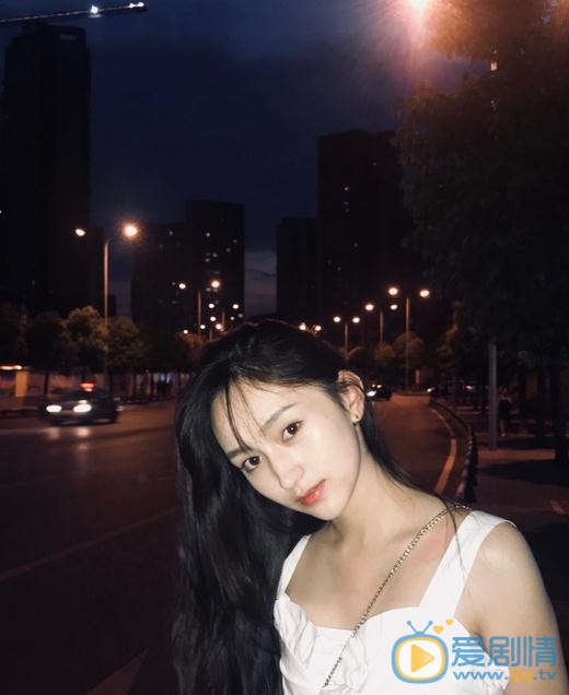 黄昊月夜色写真 黄昊月高清写真_黄昊月高清剧照