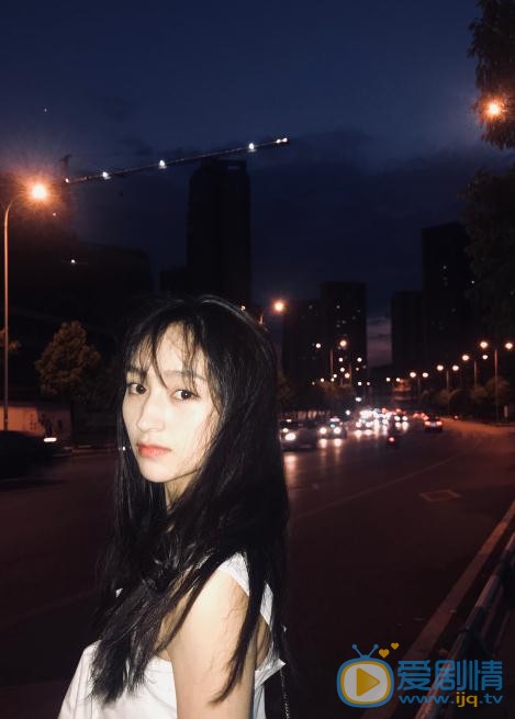 黄昊月夜色写真 黄昊月高清写真_黄昊月高清剧照