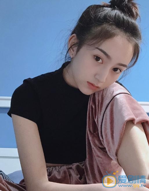 黄昊月生活照 黄昊月高清写真_黄昊月高清剧照