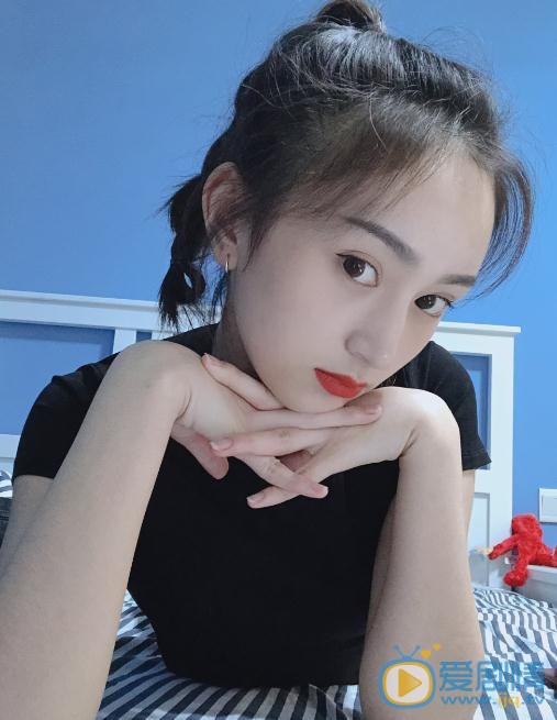 黄昊月生活照 黄昊月高清写真_黄昊月高清剧照