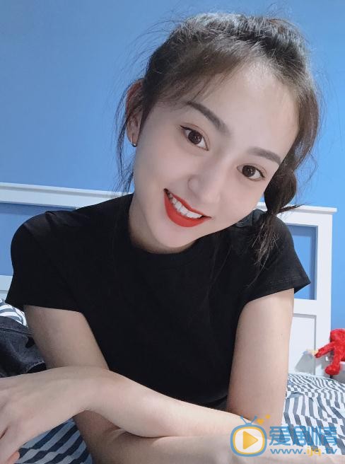 黄昊月生活照 黄昊月高清写真_黄昊月高清剧照
