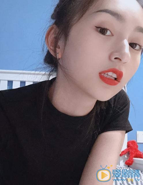 黄昊月生活照 黄昊月高清写真_黄昊月高清剧照