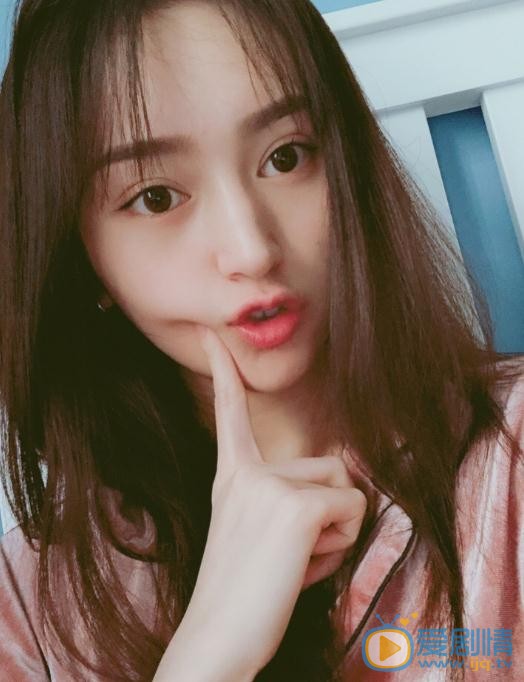 黄昊月生活照 黄昊月高清写真_黄昊月高清剧照