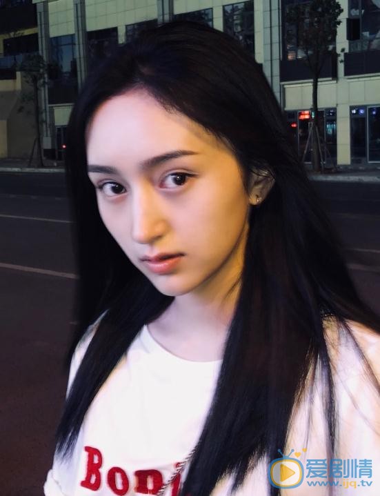 黄昊月夜色写真 黄昊月高清写真_黄昊月高清剧照