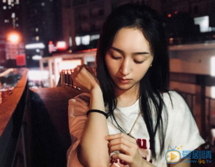 黄昊月夜色写真 黄昊月高清写真_黄昊月高清剧照