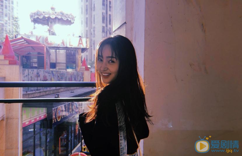 黄昊月夜色写真 黄昊月高清写真_黄昊月高清剧照