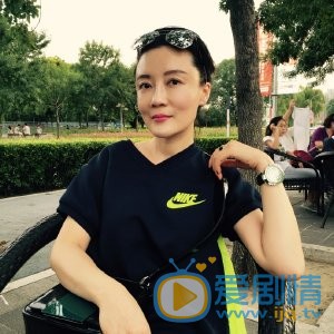 冯波时尚街拍 冯波高清写真_冯波高清剧照