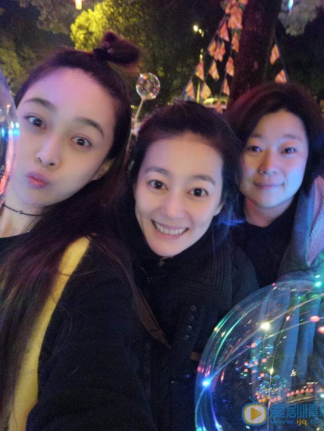李羿瑄与人合照 李羿瑄高清写真_李羿瑄高清剧照
