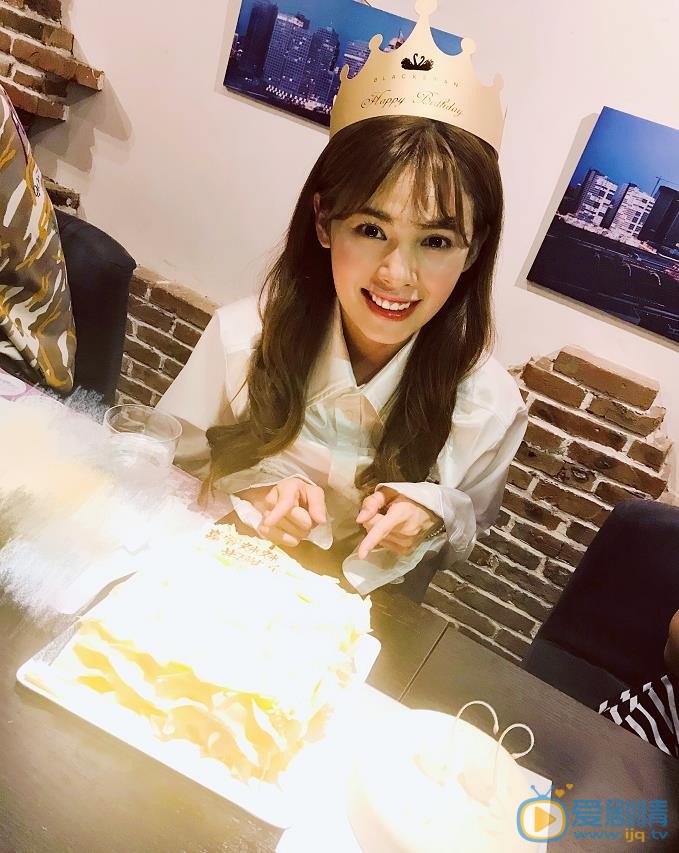 嘉容生活照 嘉容高清写真_嘉容高清剧照