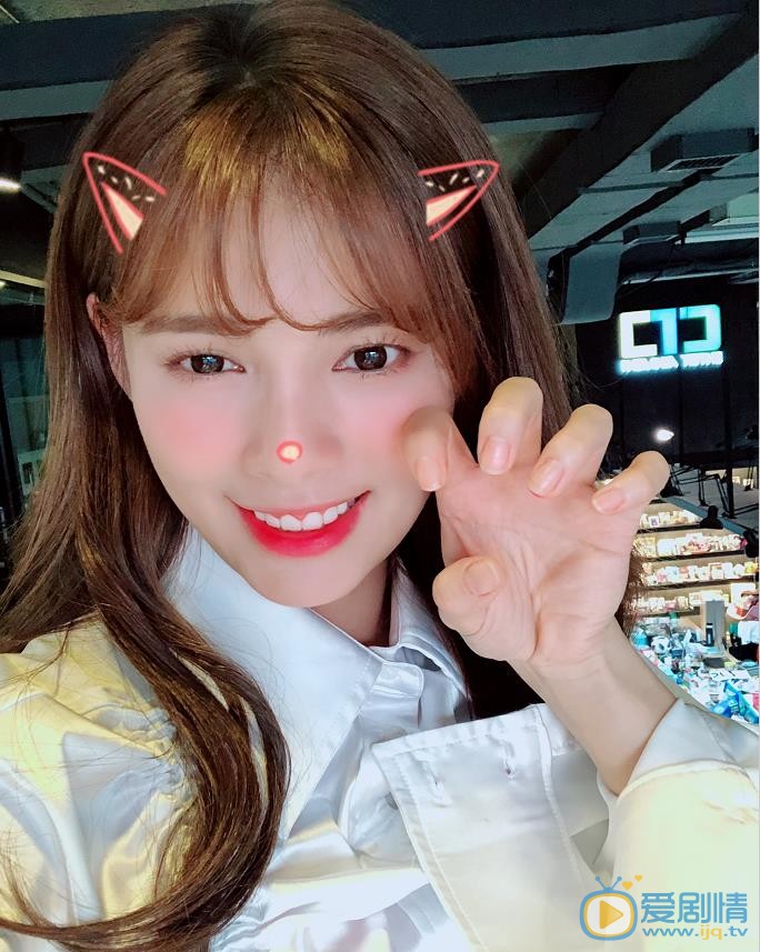 嘉容自拍合集 嘉容高清写真_嘉容高清剧照